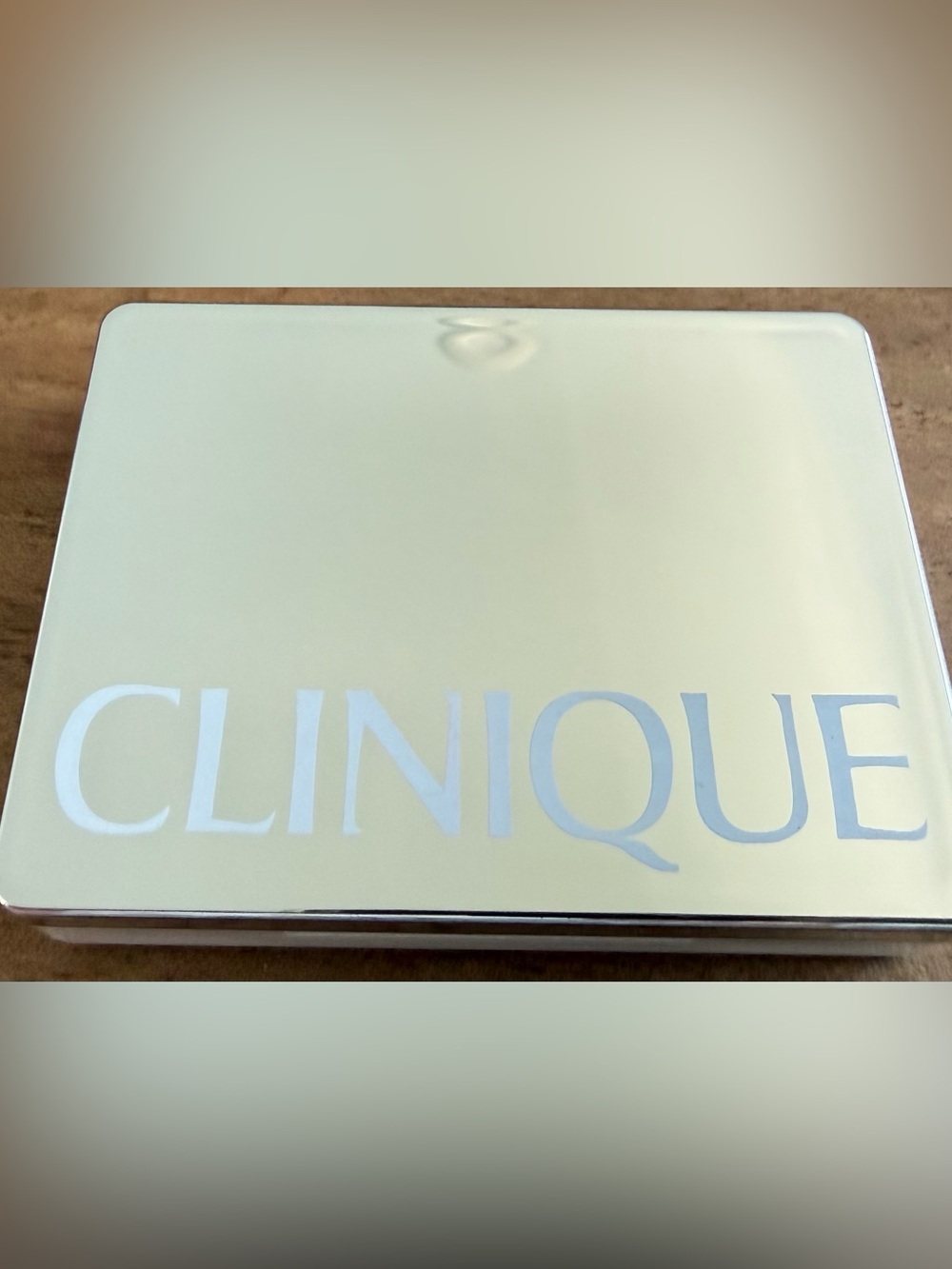 Clinique Take The Day Off Makeup Remover and eyeshadow trio palette - Picture 2 of 6